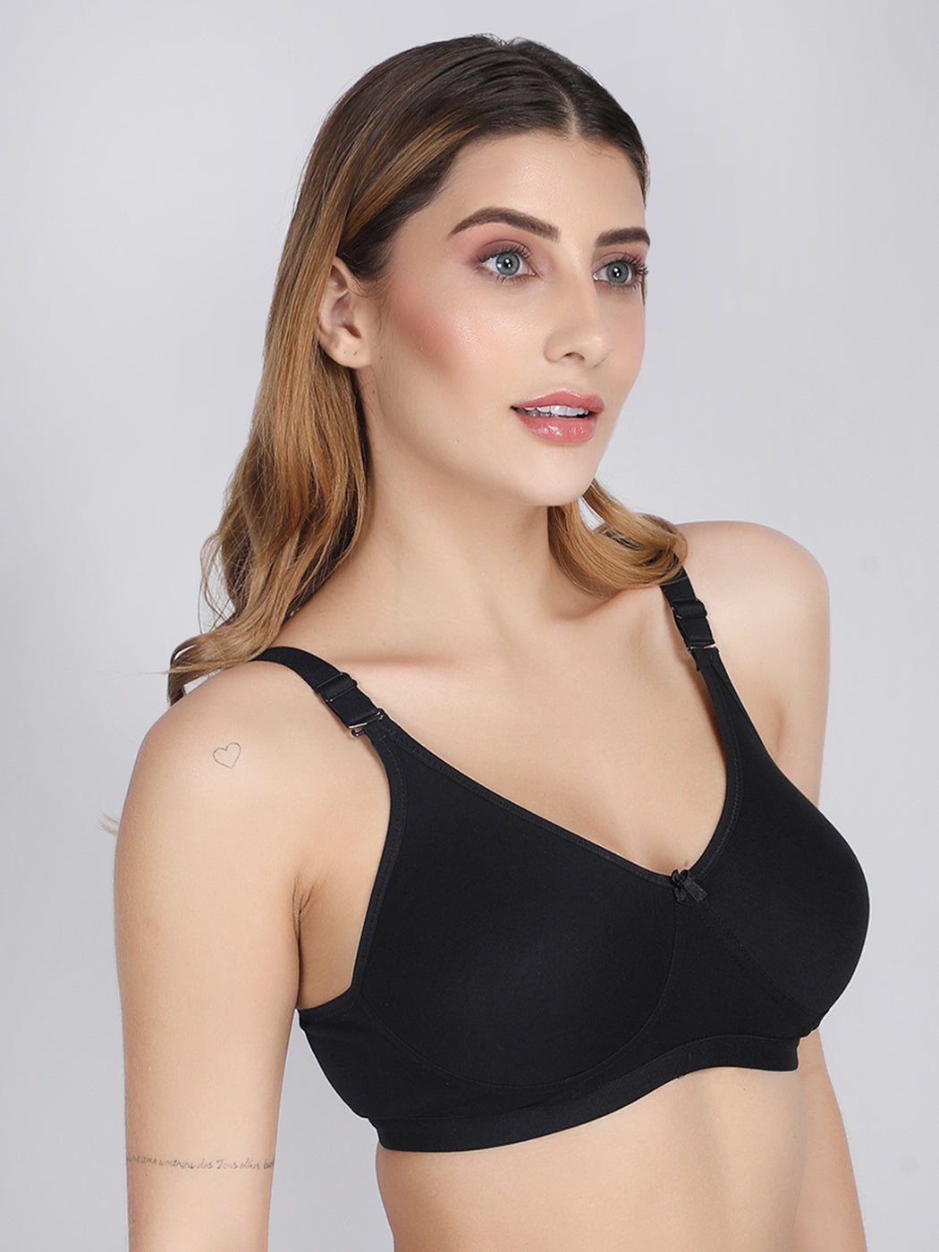 Non Paded Bra In Black Colour
